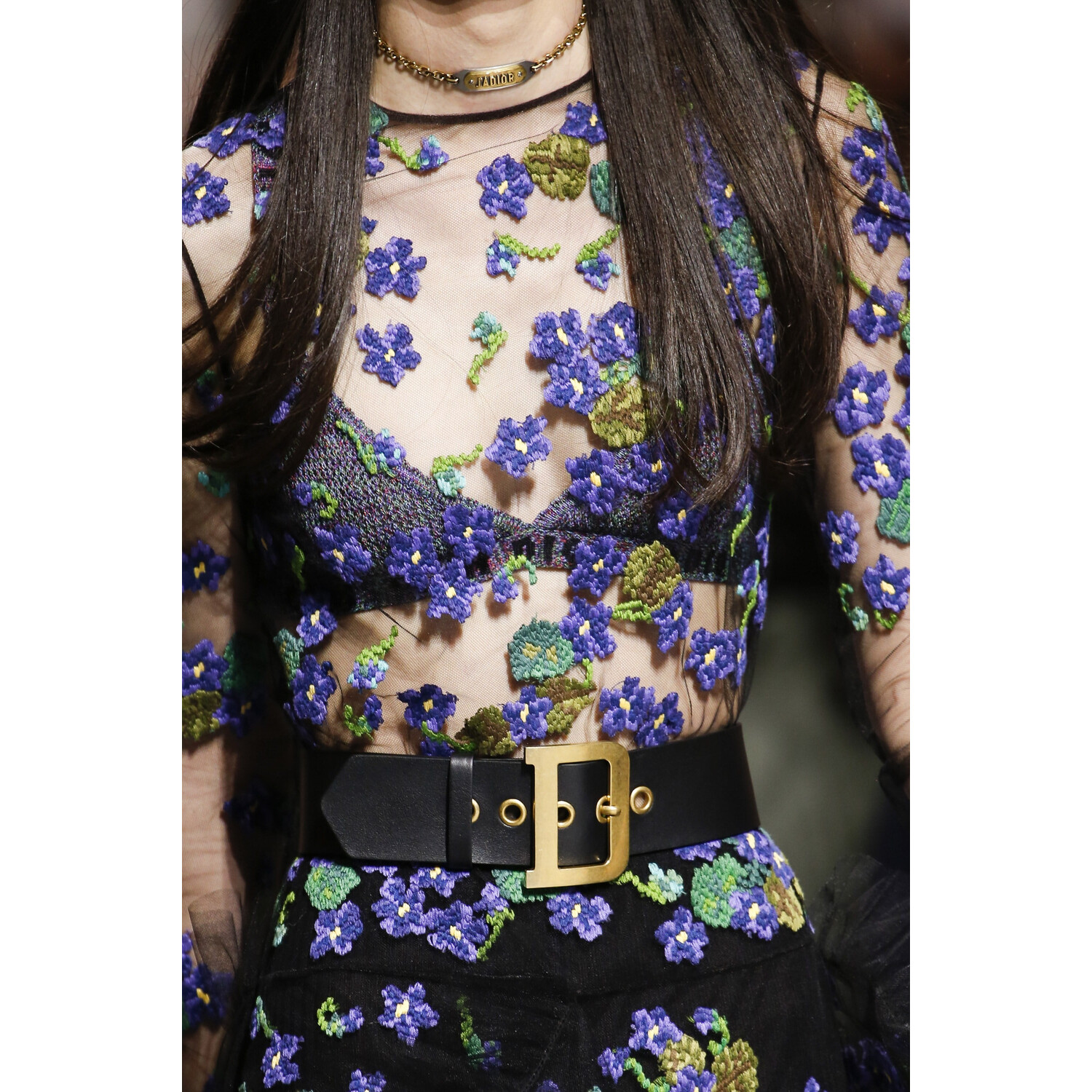 Фото Details Christian Dior , Details Dior Fall 2018 Ready-to-Wear , Детали показа Кристиан Диор , Детали показа Диор осень зима 2018 , Fashion show , неделя моды в Париже , PFW , Мария Грация Кьюри , Mainstyles
